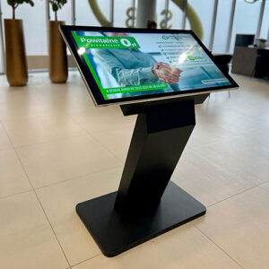 Det interaktive touch screen bord viser information i en lobby